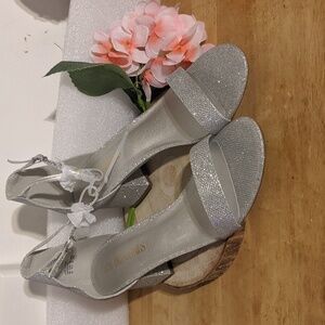 Dream Pairs Low Chunk Silver Glitter Shimmer Womens Size 10 New